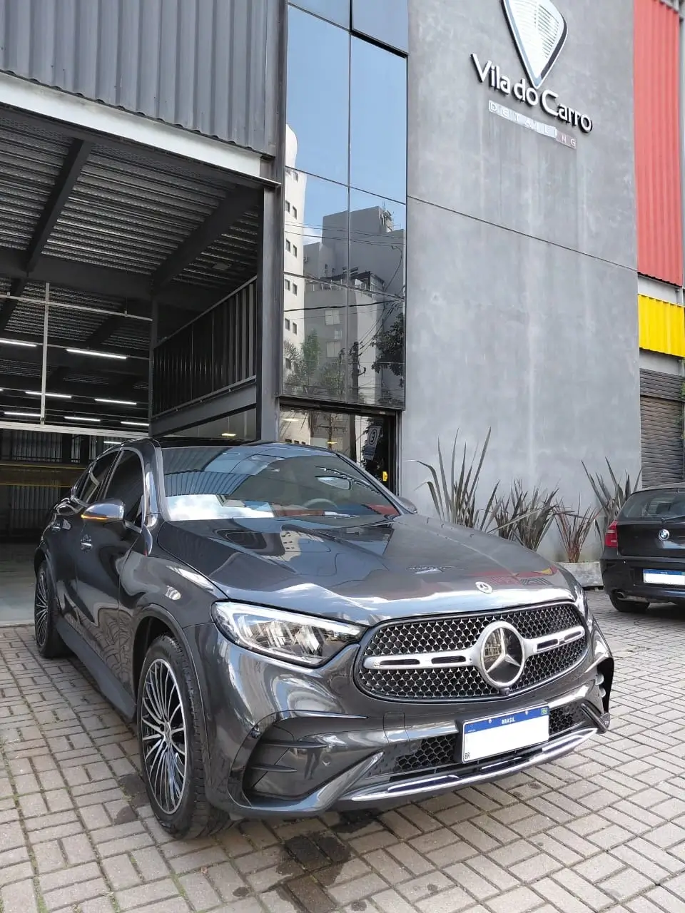 Mercedes atendida na Vila do Carro para troca de óleo de câmbio